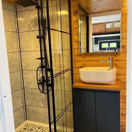 別荘 Tiny House Piscine Et ガイヤック